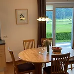 Apartment In Near Lift