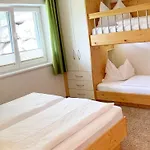 Apartment In Near Lift *