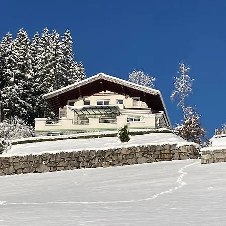 In Near Lift 아파트