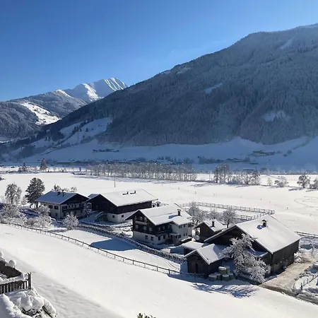 In Pinzgau With A Large Terrace Apartment *