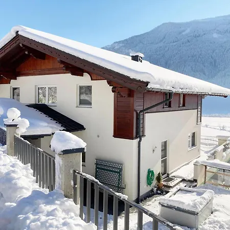 Apartment In Near Lift *